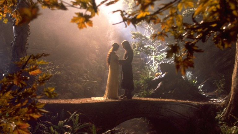 Aragorn and Arwen in Lord of the Rings: Fellowship of the Rings